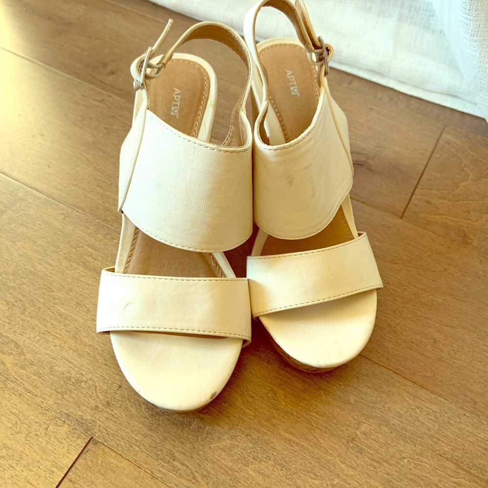 White wedges